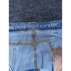 Duluth Trading Co Ballroom Double Flex Jeans Mens 44x28 Light Wash Relaxed Fit